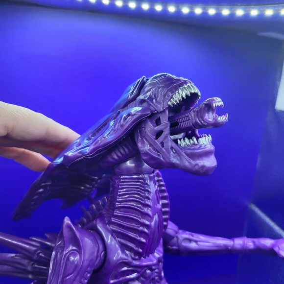 Alien Queen Xenomorph Giant Poseable 12 inch Purple 2019 Lanard 14 Moving Parts - Picture 3 of 10